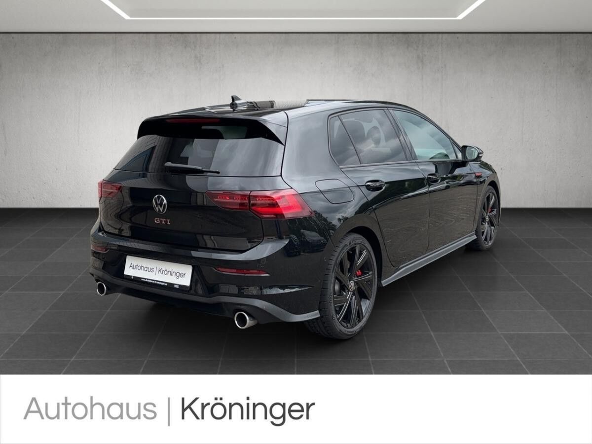 Volkswagen Golf VIII GTI 2.0 TSI DSG AHK BlackStyle HarmanK