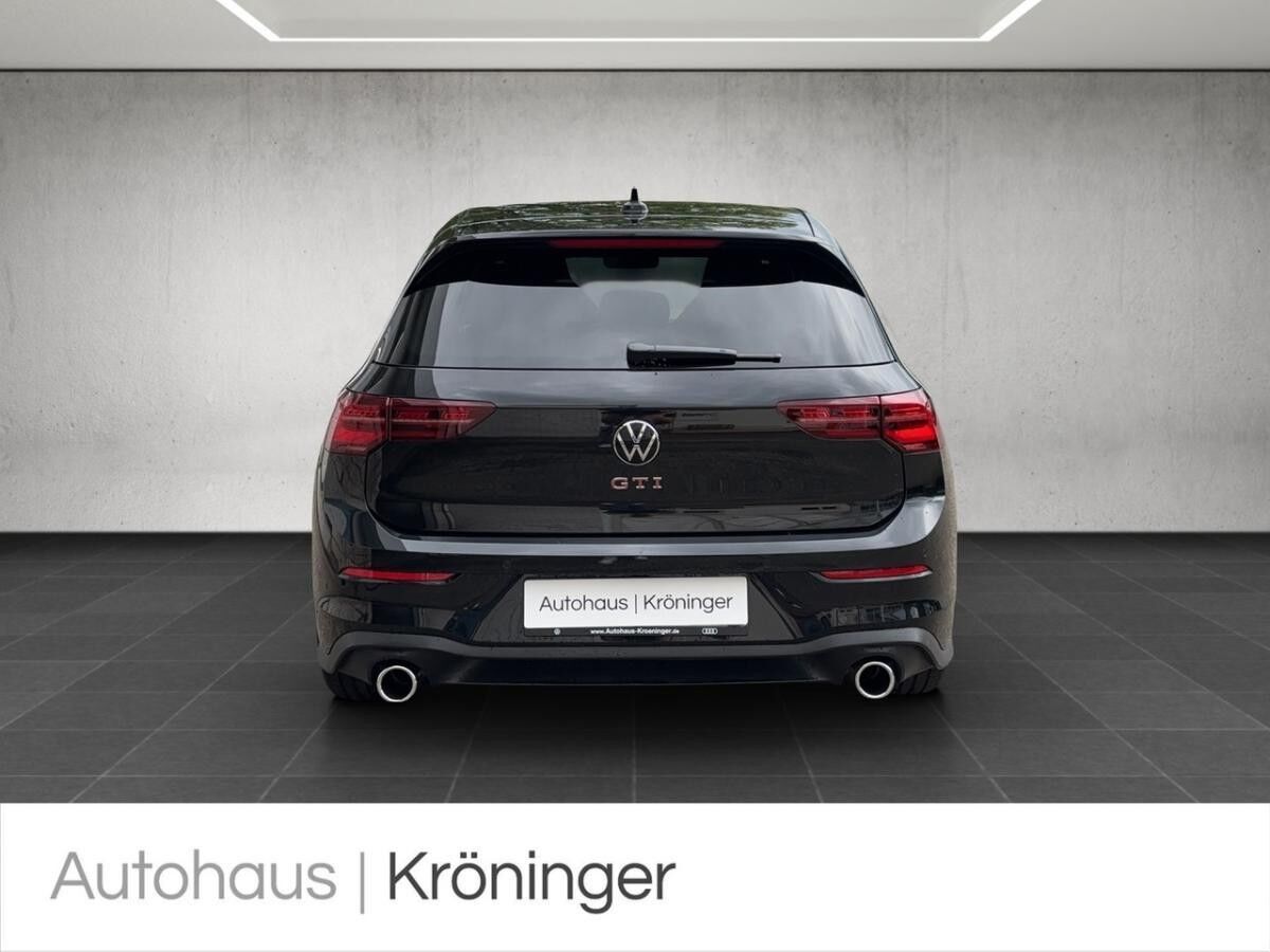 Volkswagen Golf VIII GTI 2.0 TSI DSG AHK BlackStyle HarmanK