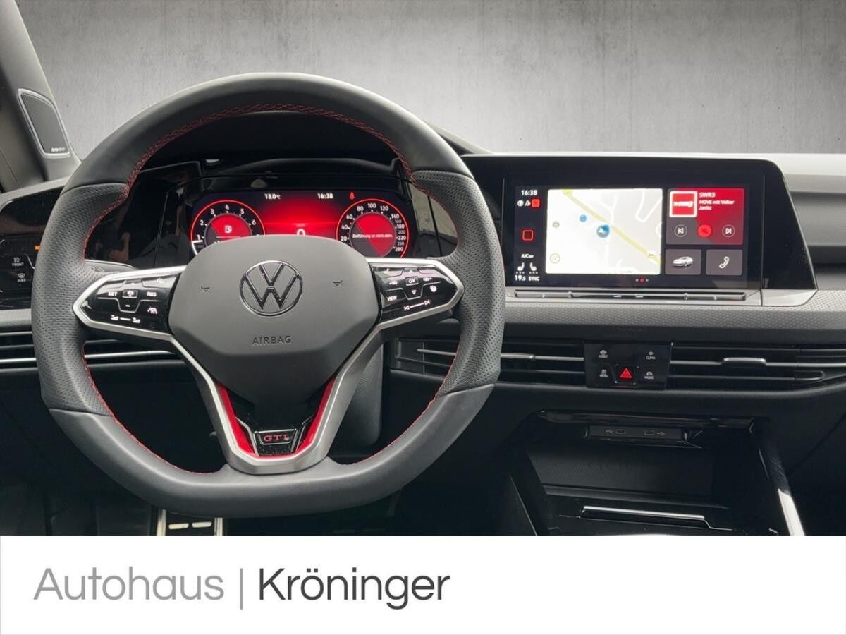 Volkswagen Golf VIII GTI 2.0 TSI DSG AHK BlackStyle HarmanK