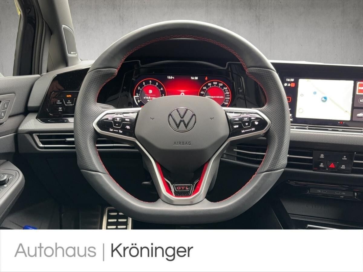 Volkswagen Golf VIII GTI 2.0 TSI DSG AHK BlackStyle HarmanK
