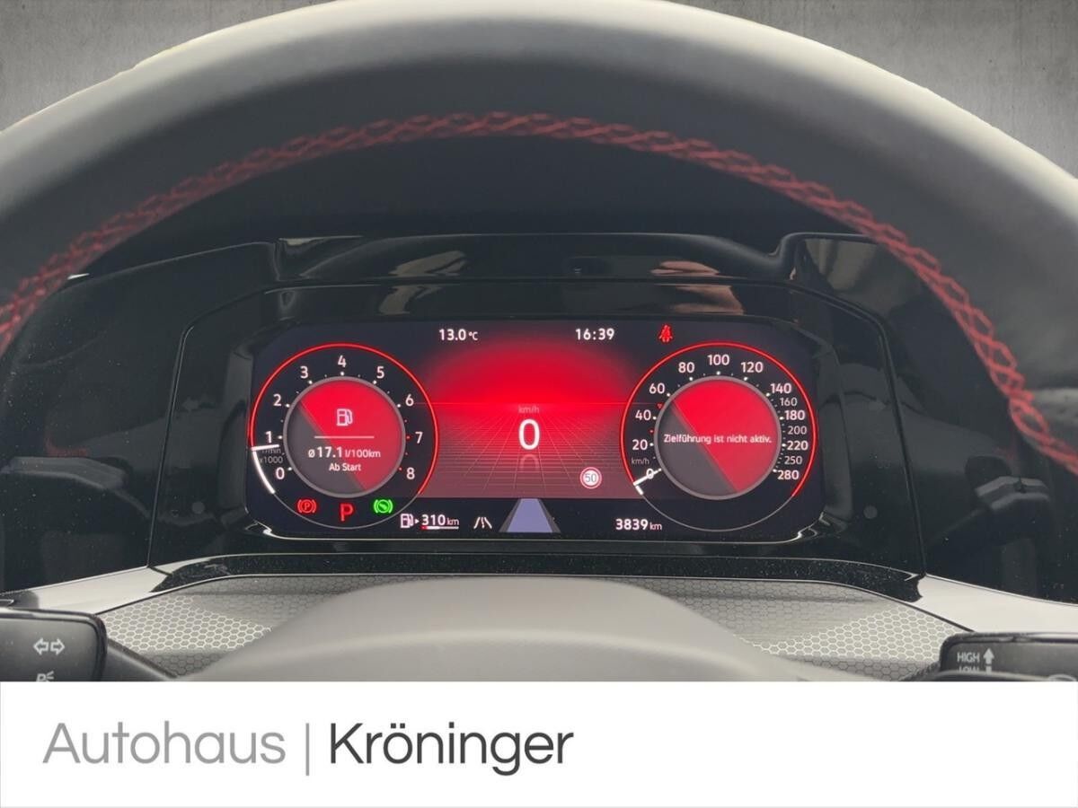 Volkswagen Golf VIII GTI 2.0 TSI DSG AHK BlackStyle HarmanK