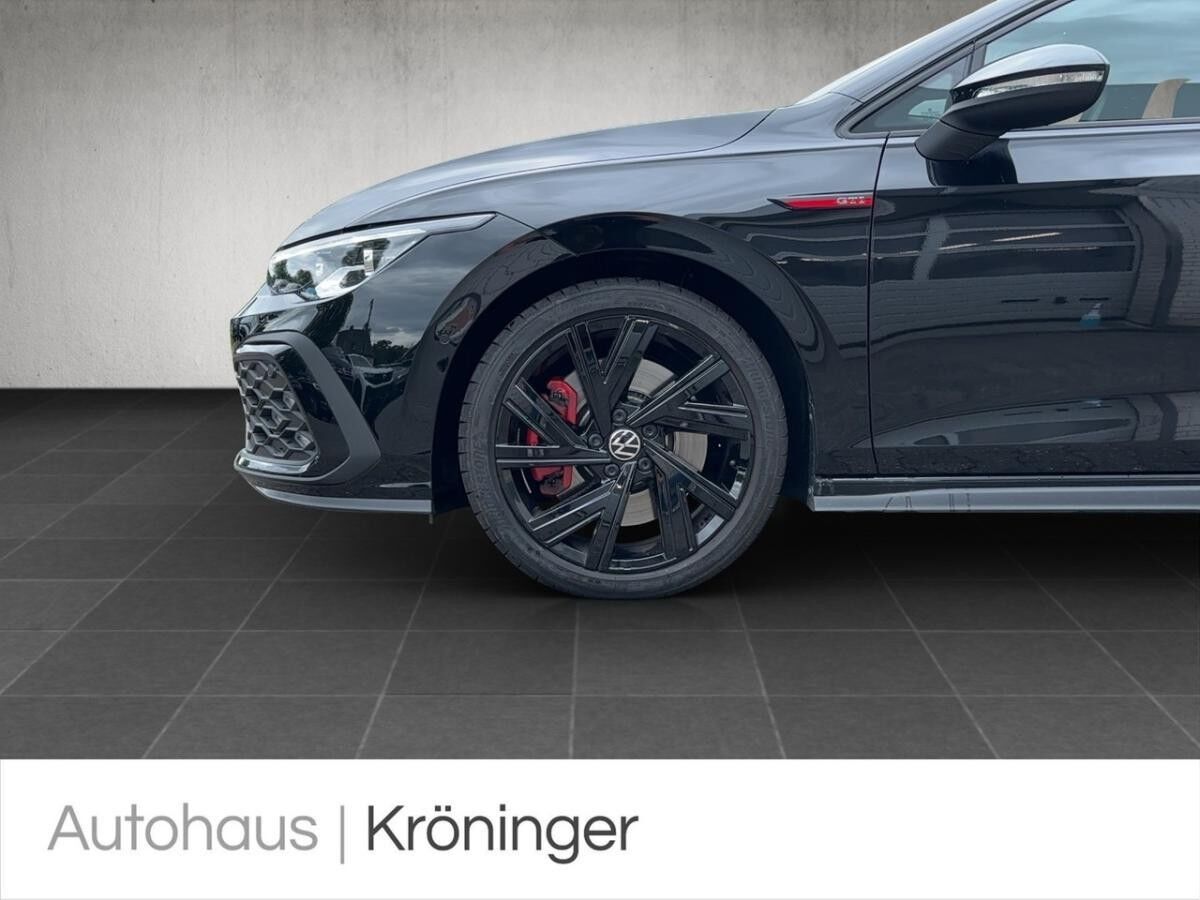 Volkswagen Golf VIII GTI 2.0 TSI DSG AHK BlackStyle HarmanK