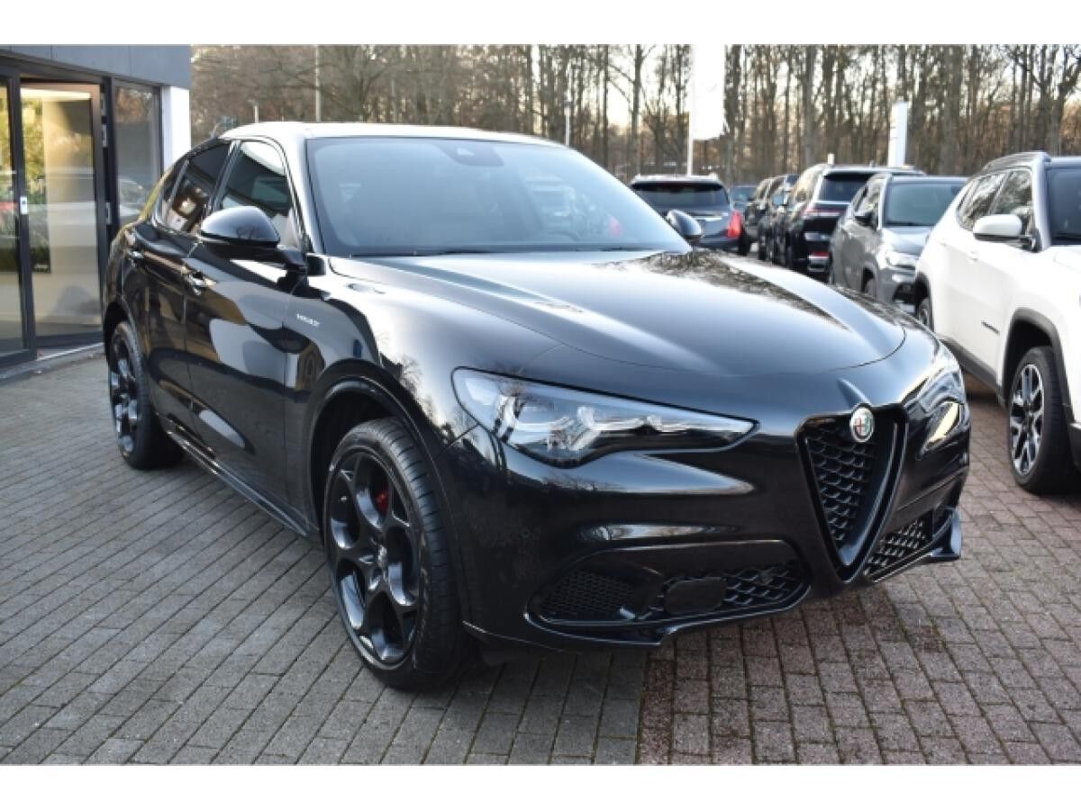 Alfa Romeo Stelvio Veloce Q4 2.0 Turbo - AHK - 21 Zoll- Panoramadach