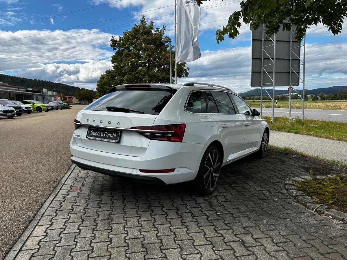 Skoda Superb Combi (3V5)