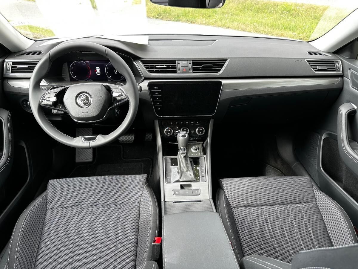 Skoda Superb Combi (3V5)