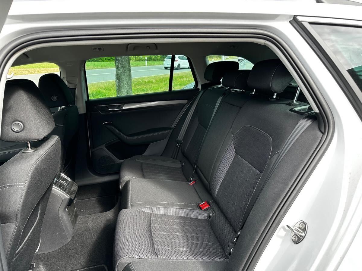 Skoda Superb Combi (3V5)