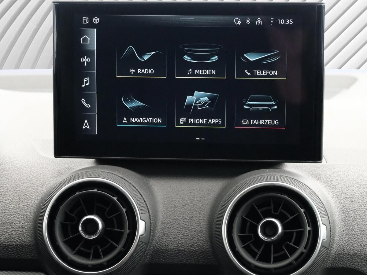 Audi Q2 35 TFSI S line