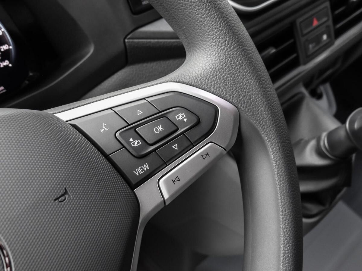 Volkswagen Crafter 35 Kasten MR 2.0TDI Klima Navi PDC