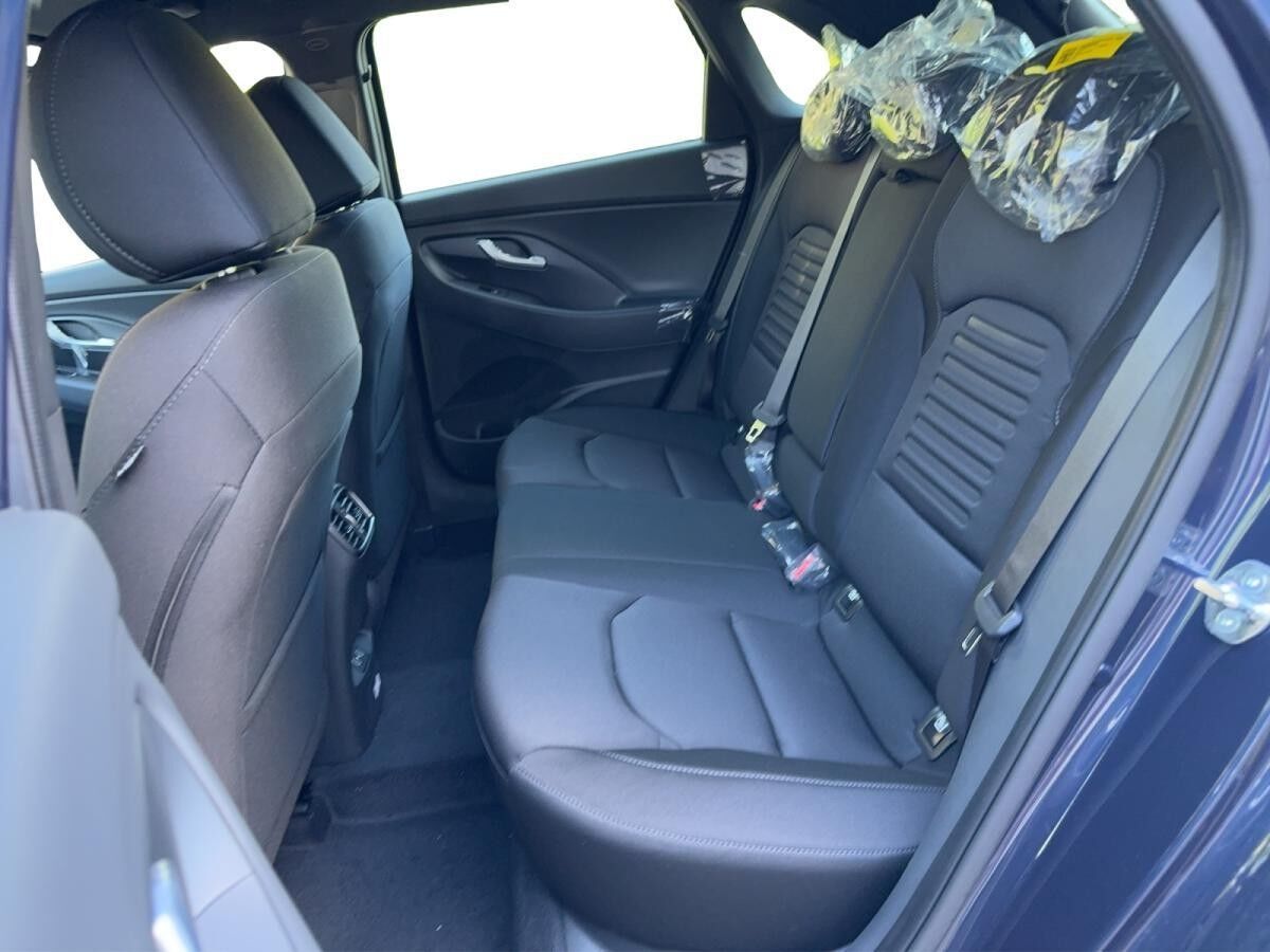 Hyundai i30 Advantage Privat & Gewerbe Schwarz PLUS-PAKET 100PS Automatik Navi digitales Cockpit LED Apple CarPl