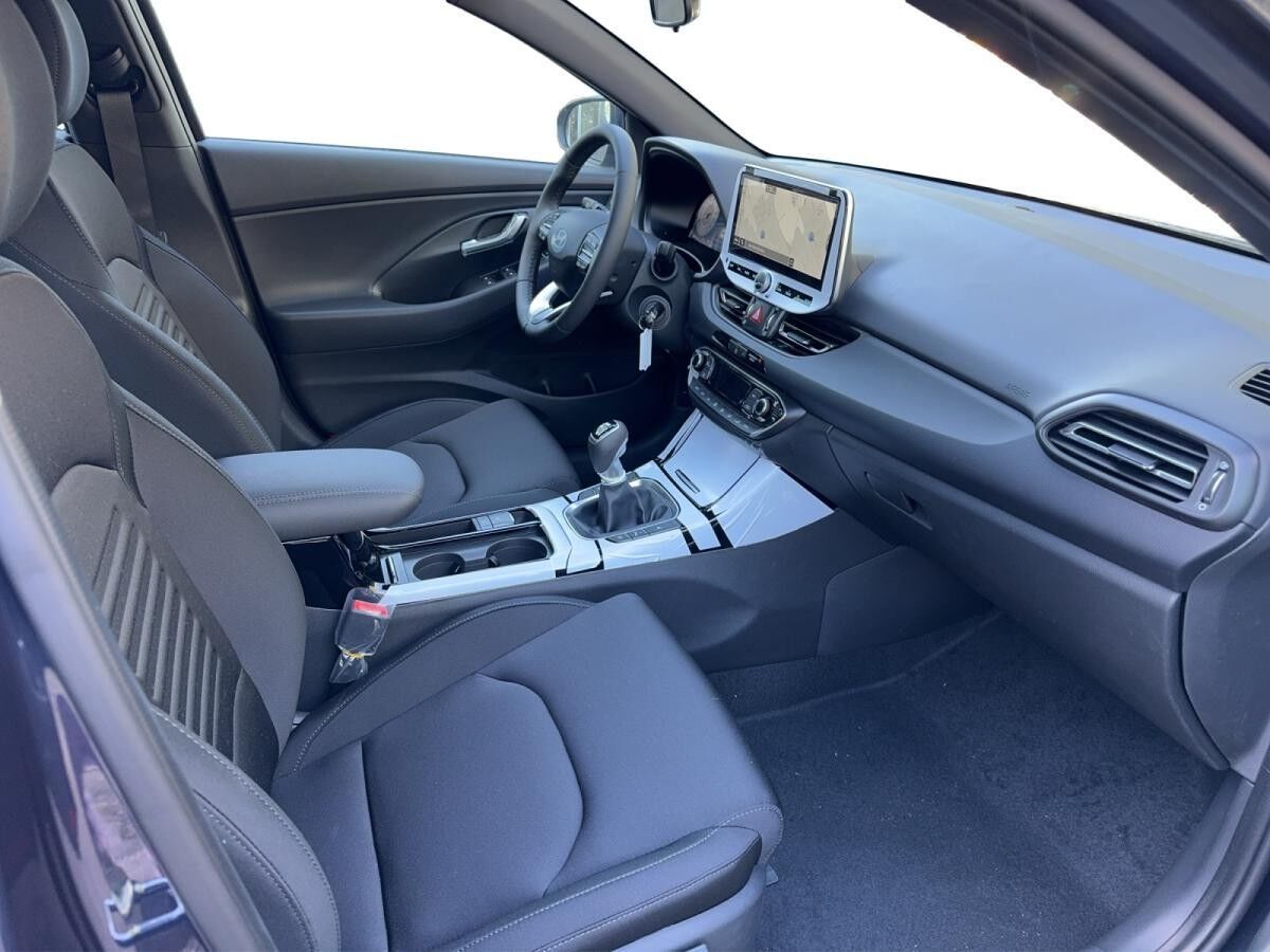 Hyundai i30 Advantage Privat & Gewerbe Schwarz PLUS-PAKET 100PS Automatik Navi digitales Cockpit LED Apple CarPl