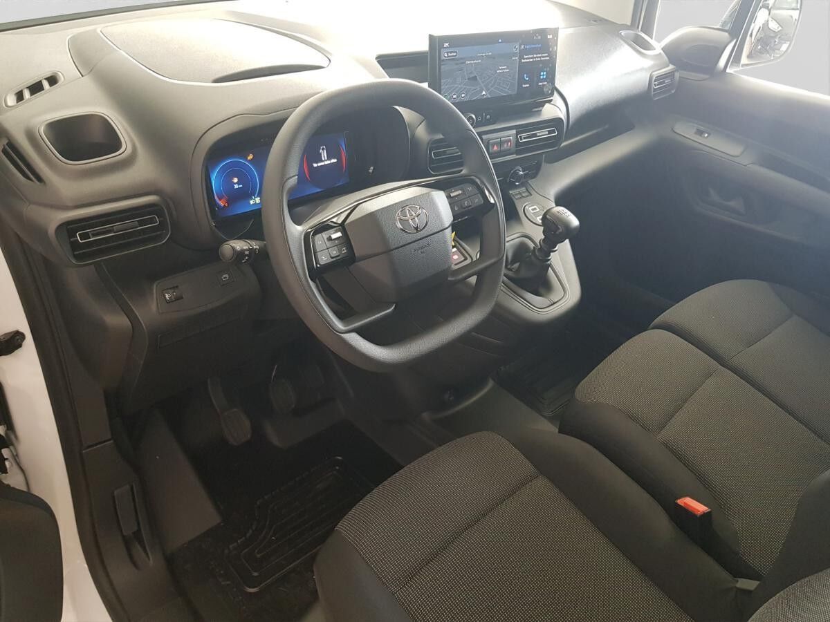 Toyota Proace City 1.5 D4D 100 PS L2 Meister Modelljahr 2025 Hecktüren verglast **SOFORT**