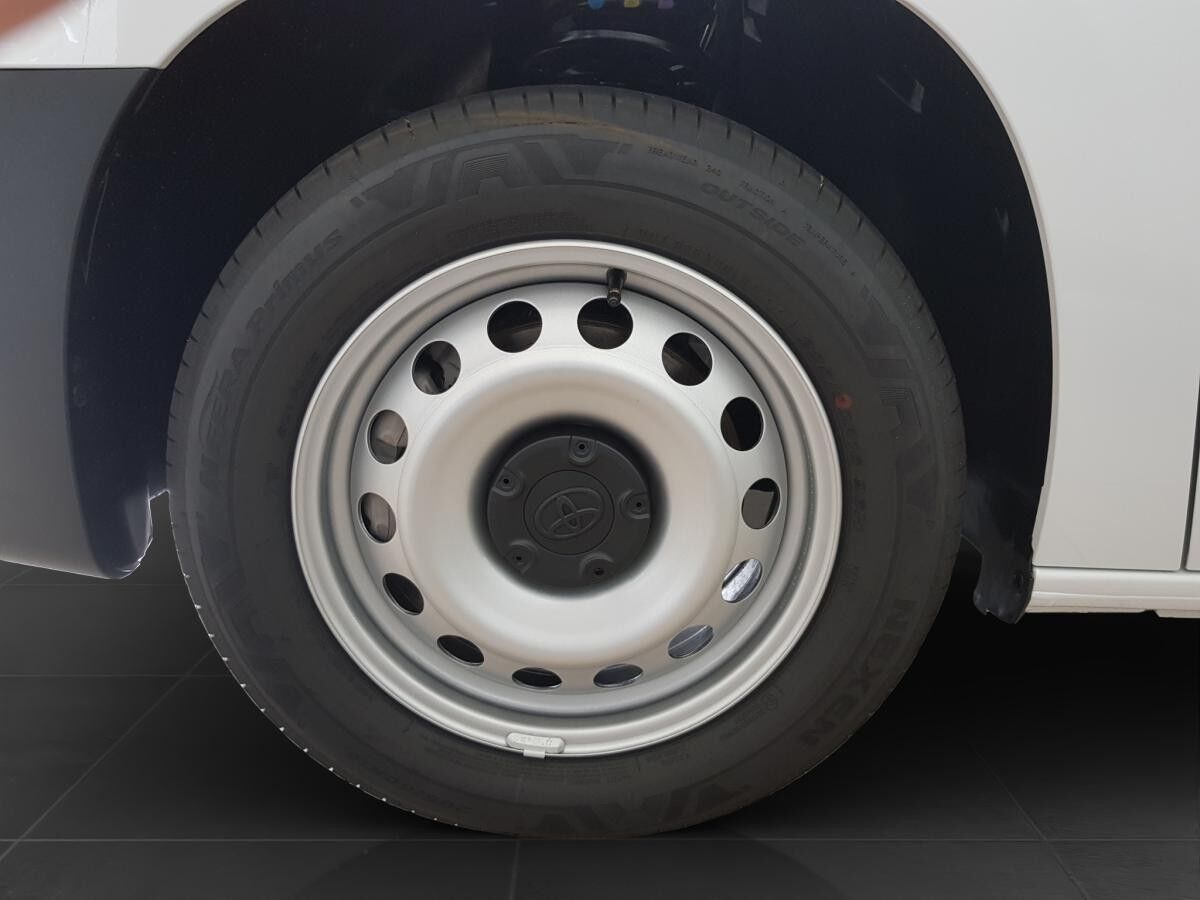 Toyota Proace City 1.5 D4D 100 PS L2 Meister Modelljahr 2025 Hecktüren verglast **SOFORT**