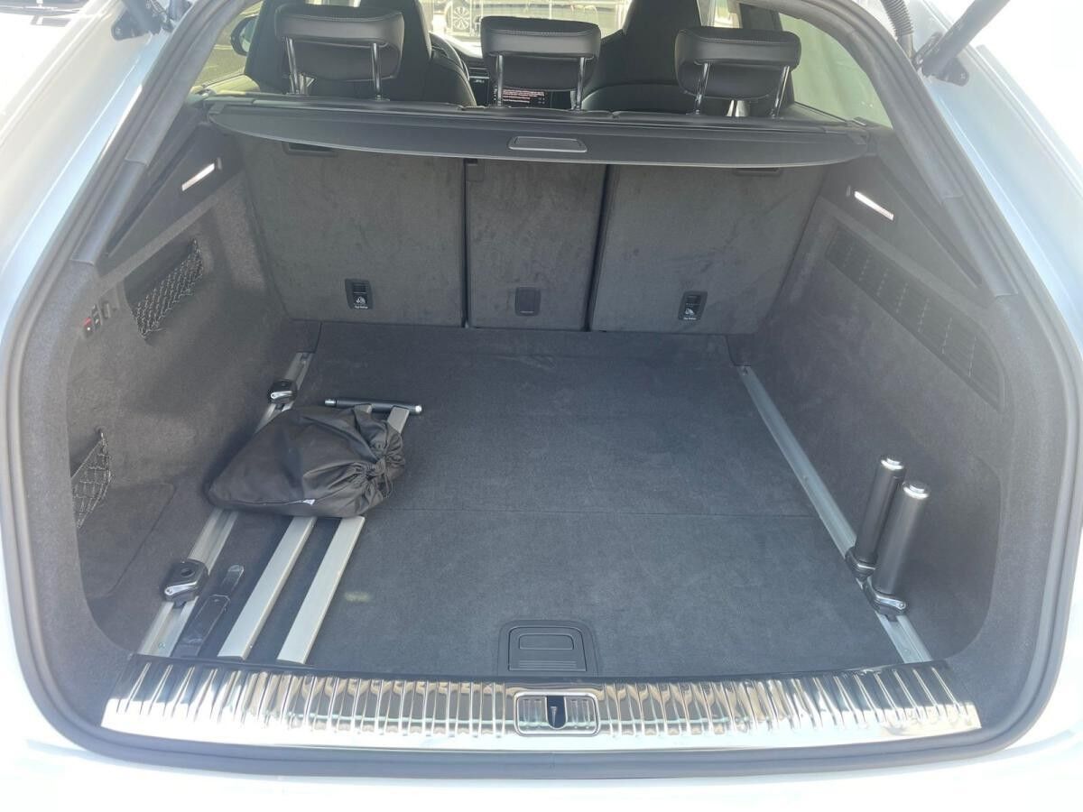 Audi RS Q8 SUV tiptr. HUD RS Sportabga. Fahrwerkspaket advanced