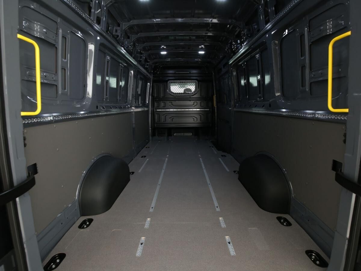 Volkswagen Crafter 35 Kasten 2.0 TDI DSG *Kurzzulassung*