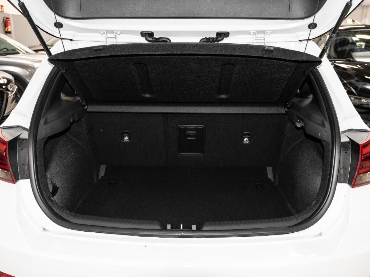 Hyundai i30 Advantage⚡Navi CarPlay Kamera PDC SHZ LHZ⚡