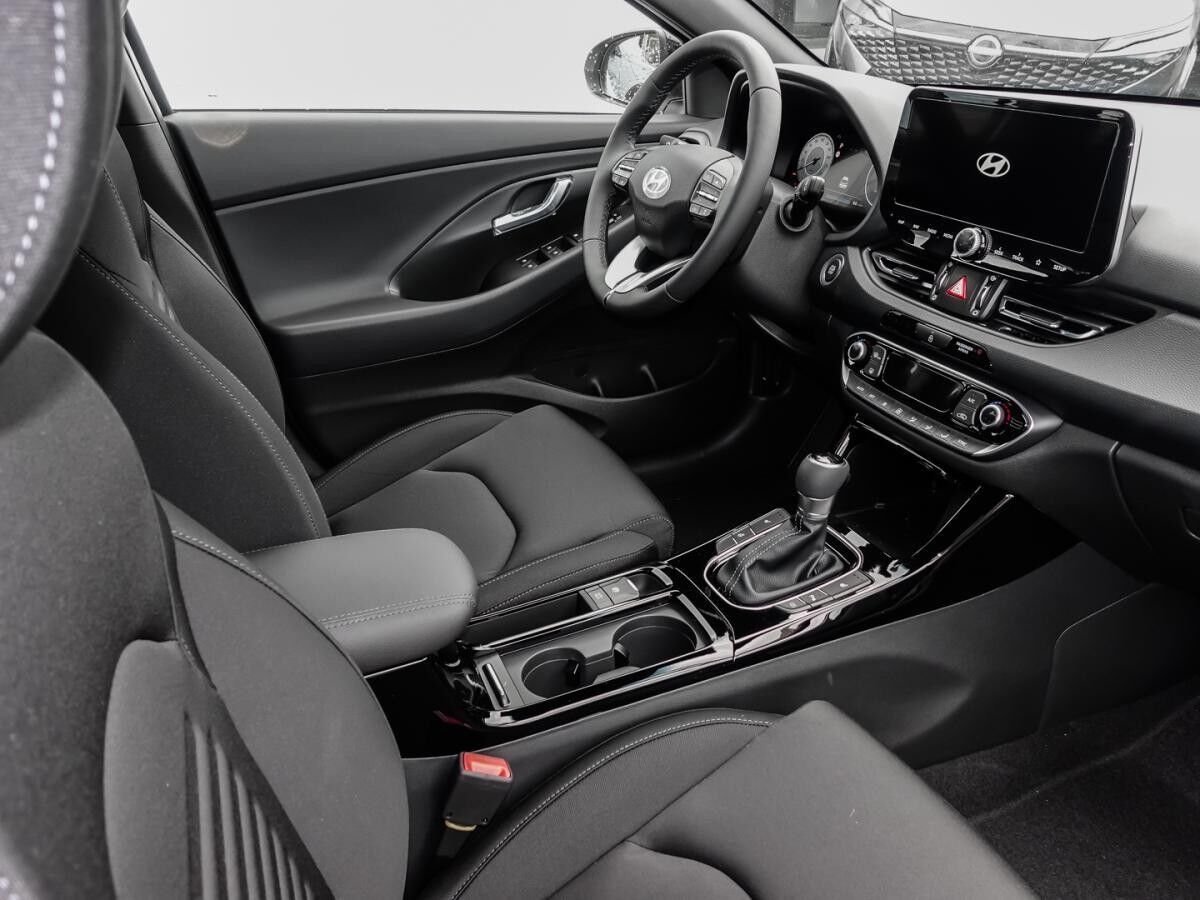 Hyundai i30 Advantage⚡Navi CarPlay Kamera PDC SHZ LHZ⚡