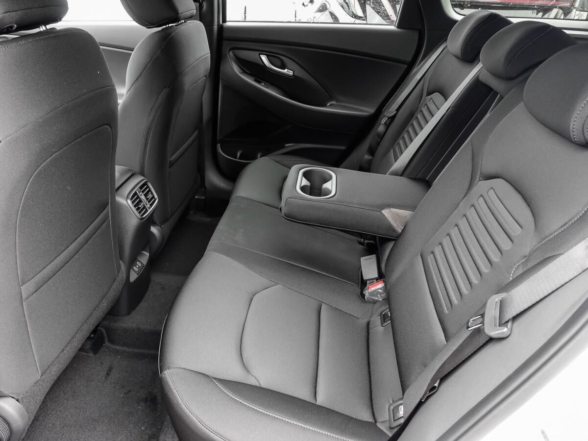 Hyundai i30 Advantage⚡Navi CarPlay Kamera PDC SHZ LHZ⚡