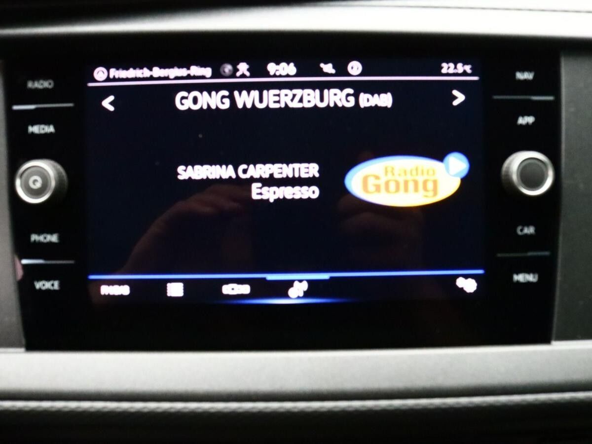 Volkswagen T6.1 Caravelle Comfortline DSG / Navi, RFK, LED