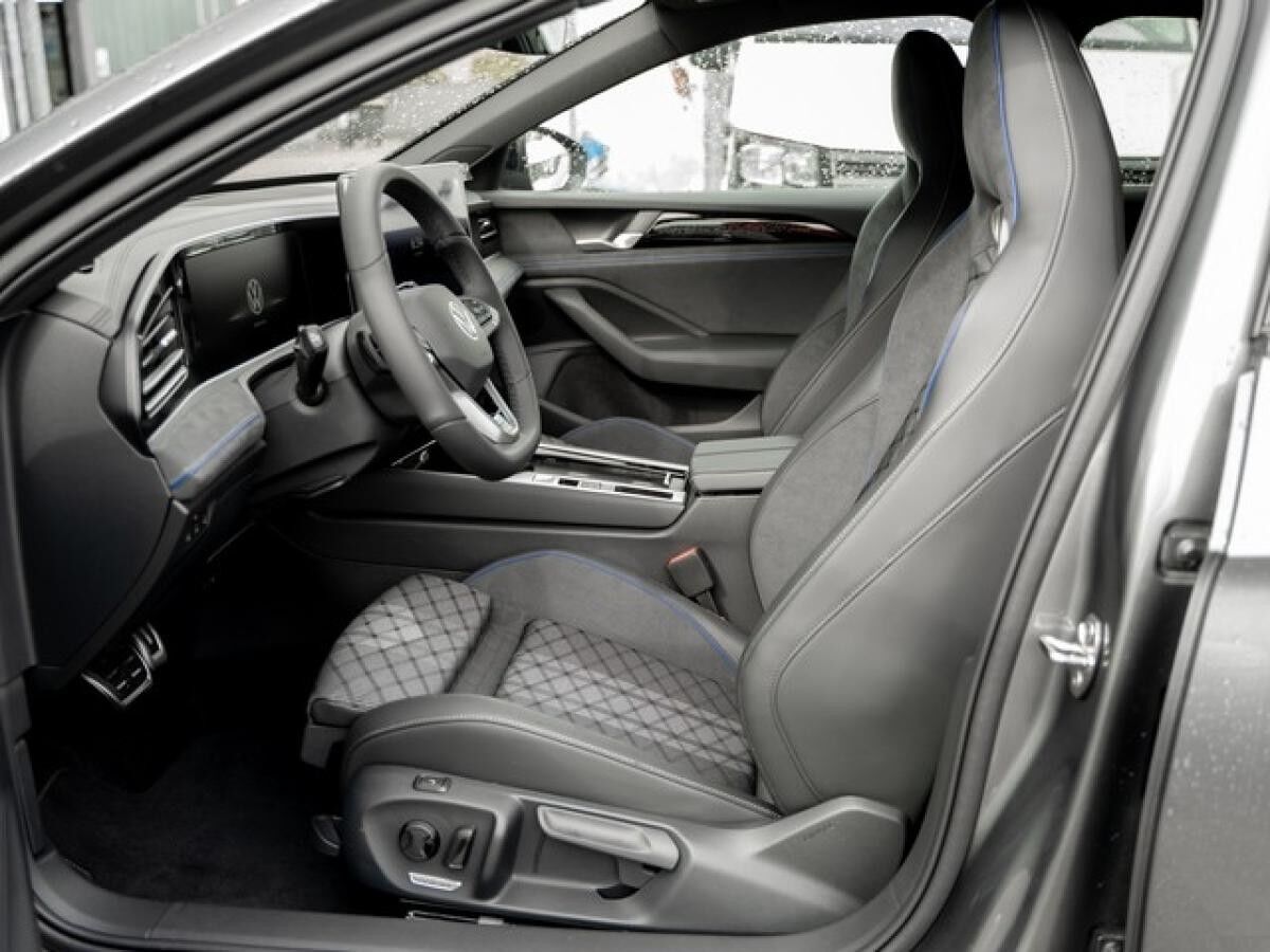 Volkswagen Passat Variant R-LINE 1.5 TSI eHybrid 6-Gang DSG NAVI-LM19-BLACK STYLE-AHL-WKR