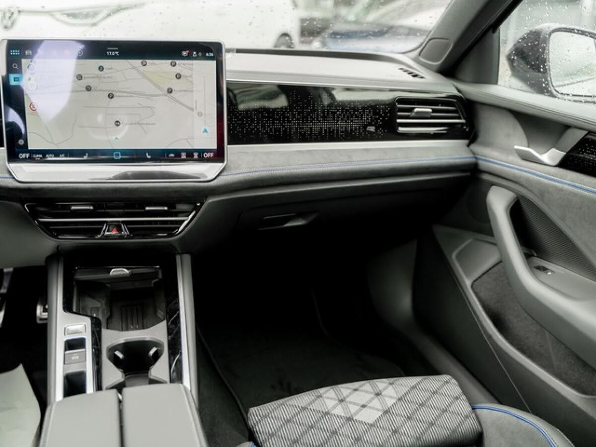 Volkswagen Passat Variant R-LINE 1.5 TSI eHybrid 6-Gang DSG NAVI-LM19-BLACK STYLE-AHL-WKR