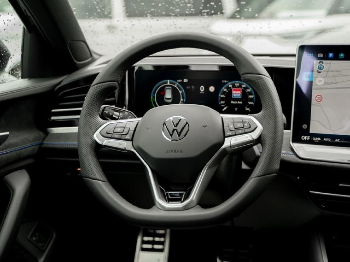 Volkswagen Passat Variant R-LINE 1.5 TSI eHybrid 6-Gang DSG NAVI-LM19-BLACK STYLE-AHL-WKR