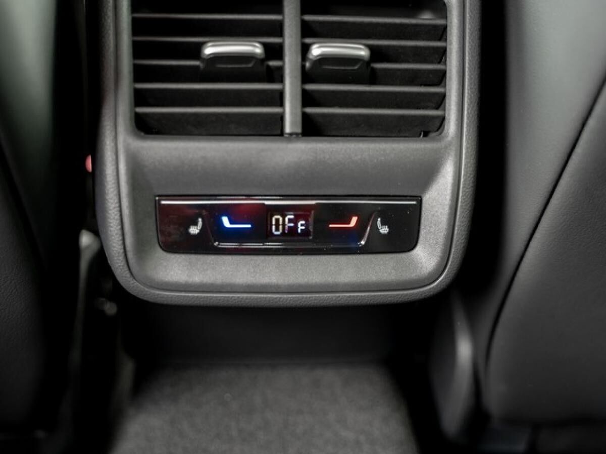 Volkswagen Passat Variant R-LINE 1.5 TSI eHybrid 6-Gang DSG NAVI-LM19-BLACK STYLE-AHL-WKR