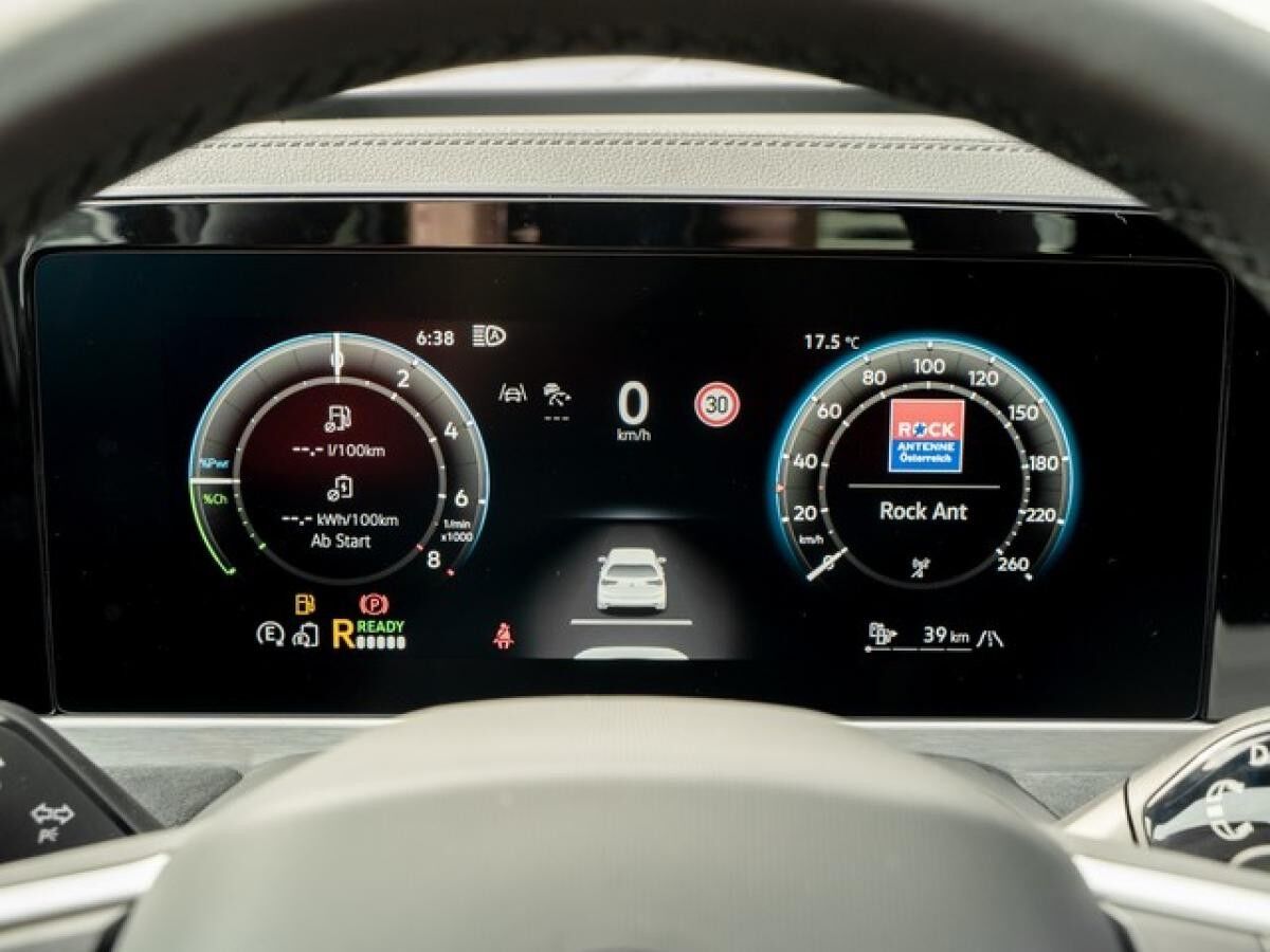 Volkswagen Passat Variant R-LINE 1.5 TSI eHybrid 6-Gang DSG NAVI-LM19-BLACK STYLE-AHL-WKR