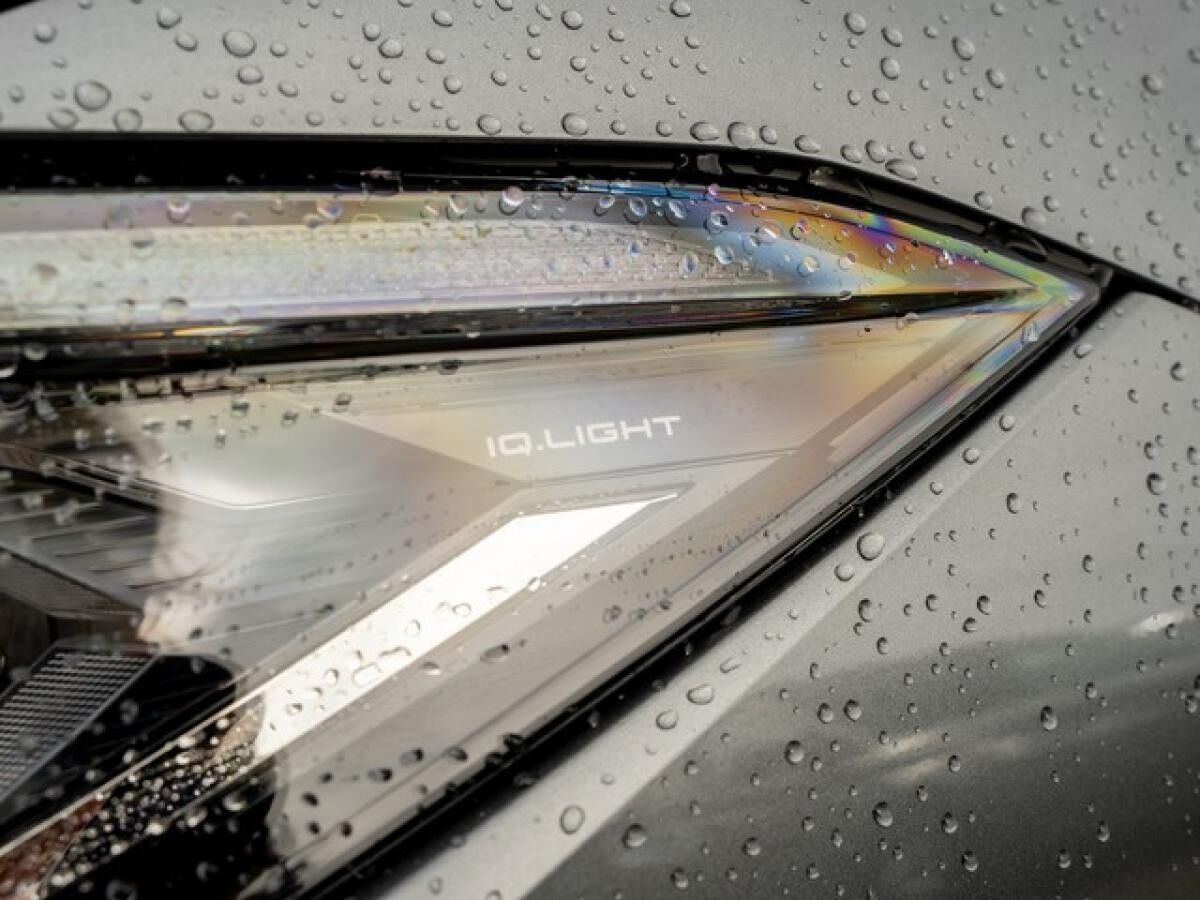 Volkswagen Passat Variant R-LINE 1.5 TSI eHybrid 6-Gang DSG NAVI-LM19-BLACK STYLE-AHL-WKR