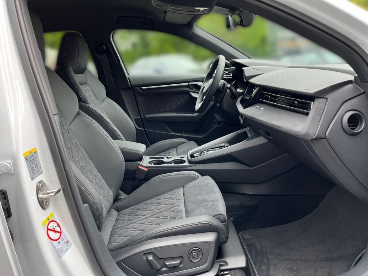 Audi A3 Limousine S-Line 35 TFSI S-tronic / Matrix