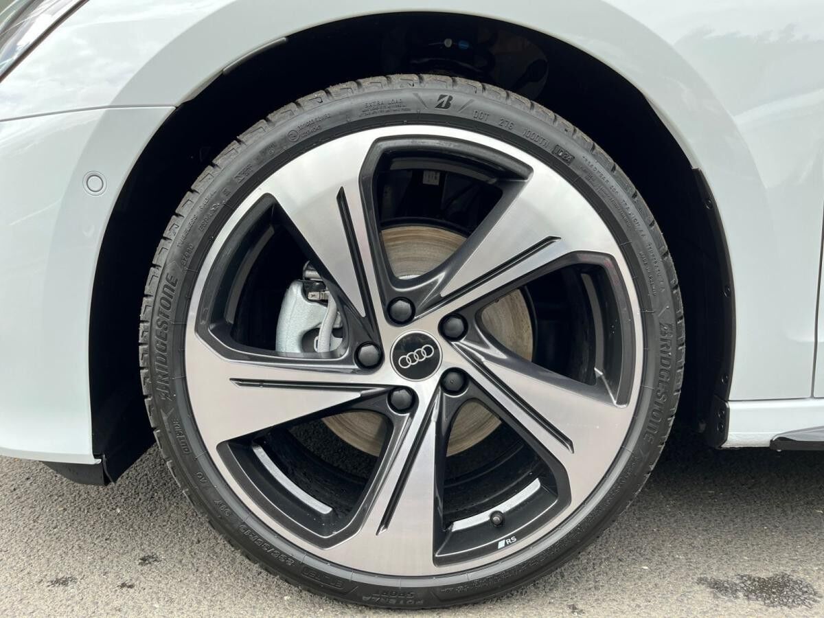 Audi A3 Limousine S-Line 35 TFSI S-tronic / Matrix