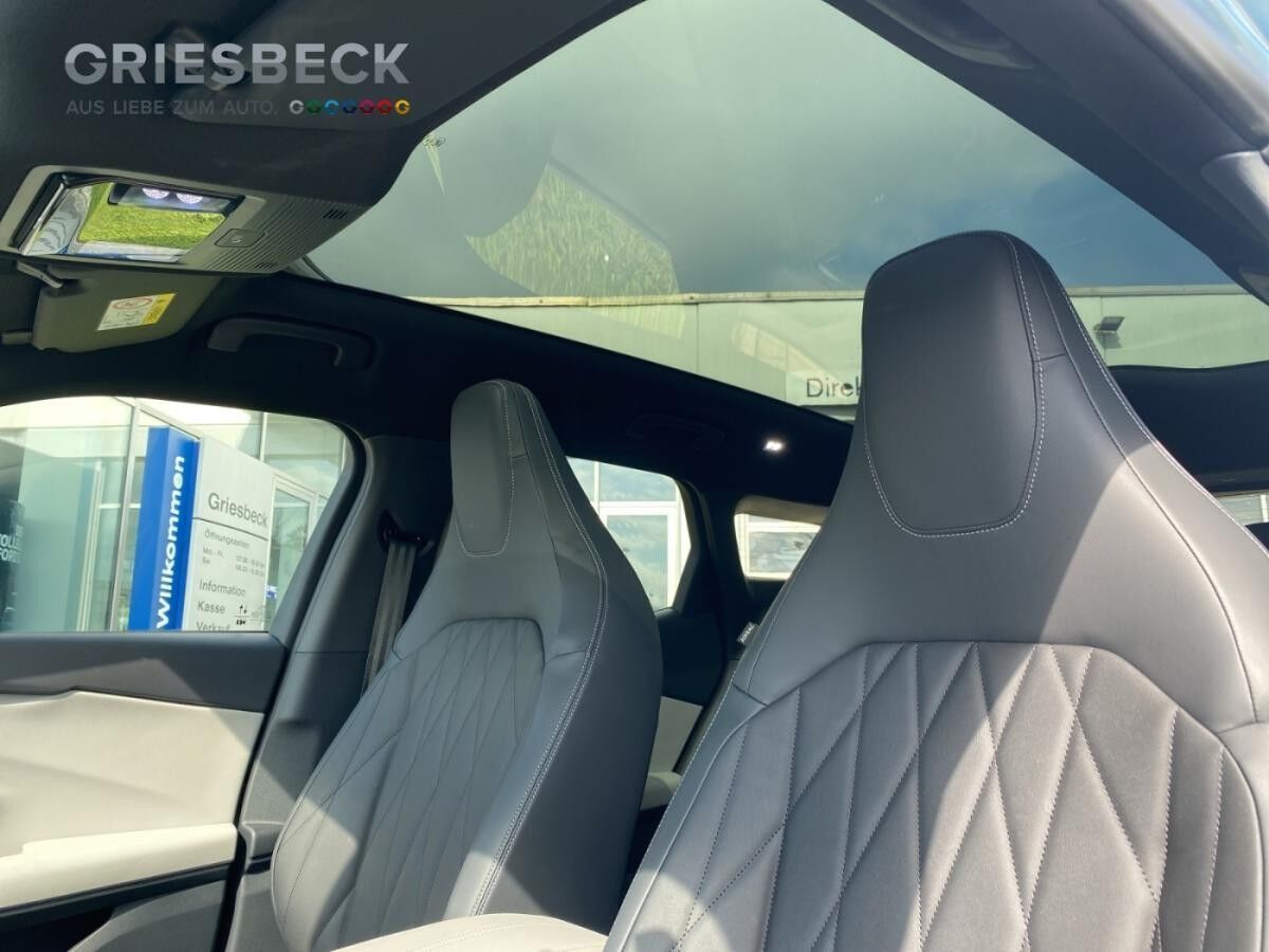 Ford Explorer Extended Range Premium ACC LM