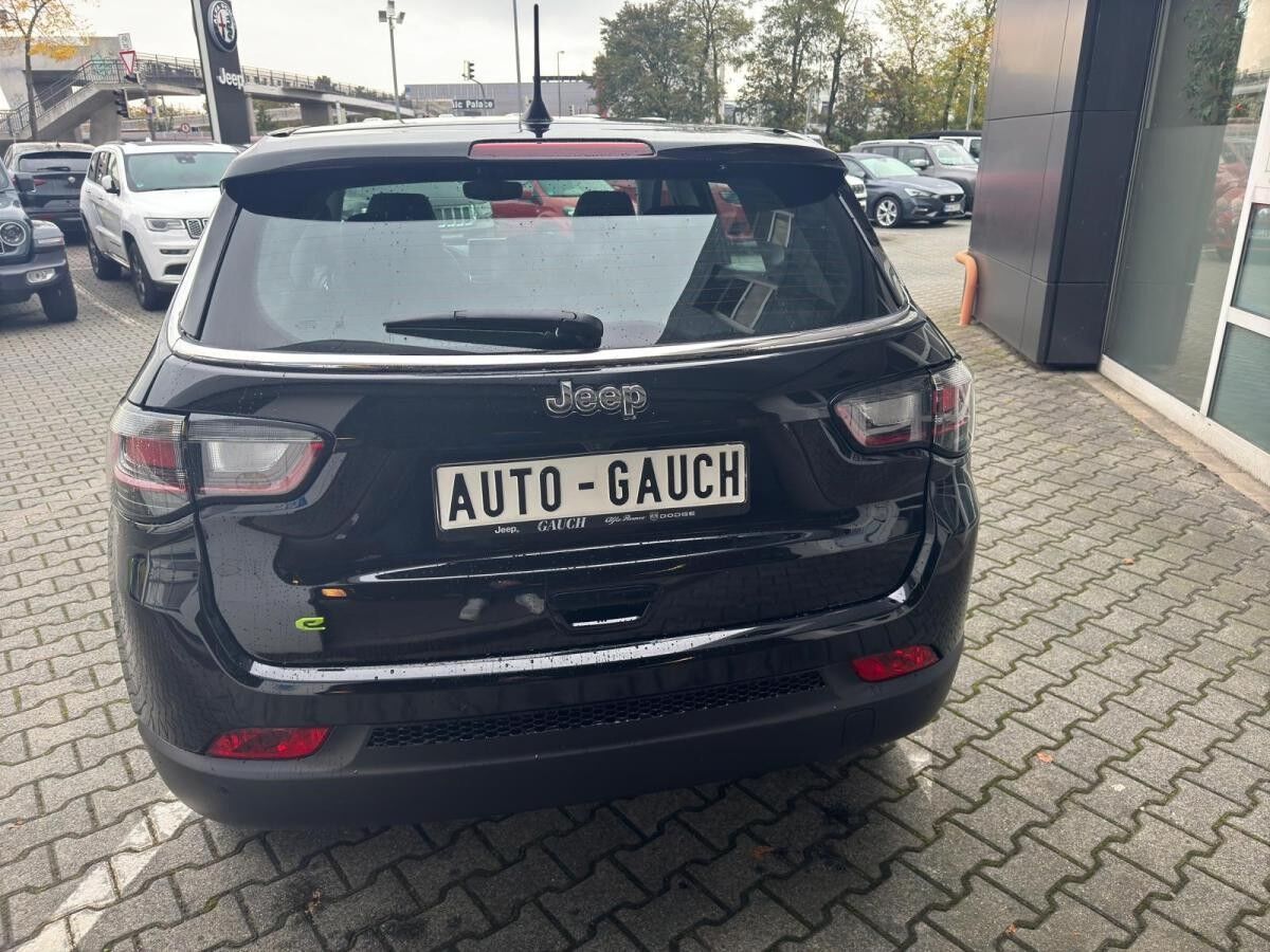 Jeep Compass Altitude 1.5 GSE T4 48V e-Hybrid Verfügbar in 2 Farben mit Allwetterreifen Abholung Mannheim