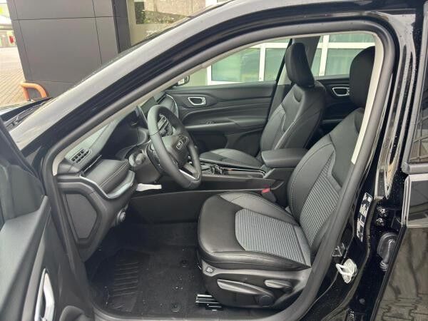 Jeep Compass Altitude 1.5 GSE T4 48V e-Hybrid Verfügbar in 2 Farben mit Allwetterreifen Abholung Mannheim