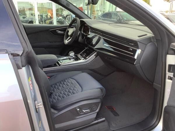 Audi RS Q8 SUV performance tiptronic