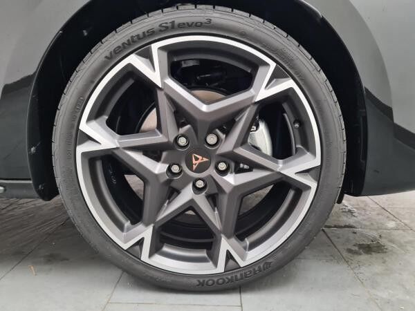 Cupra Leon ST 1.5 eTSI DSG Performance MATRX
