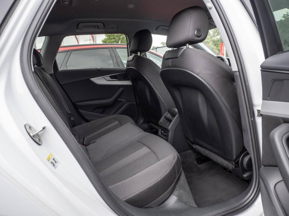 Audi A4 Avant 35 2.0 TFSI S line S tronic AHK ACC Navi