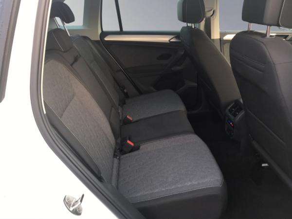 Volkswagen Tiguan Move 1.5TSI DSG AHK, LED, Rückfahrkamera