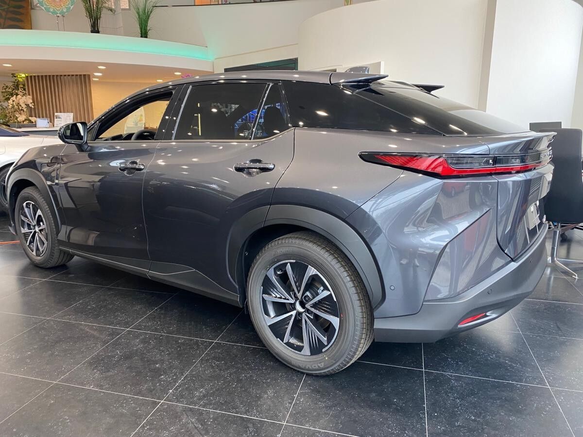 Lexus RZ 300e 💥Comfort 4x2💥 Lexus RZ 300e 💥Comfort 4x2💥