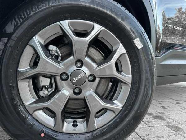 Jeep Avenger Elektro Longitude