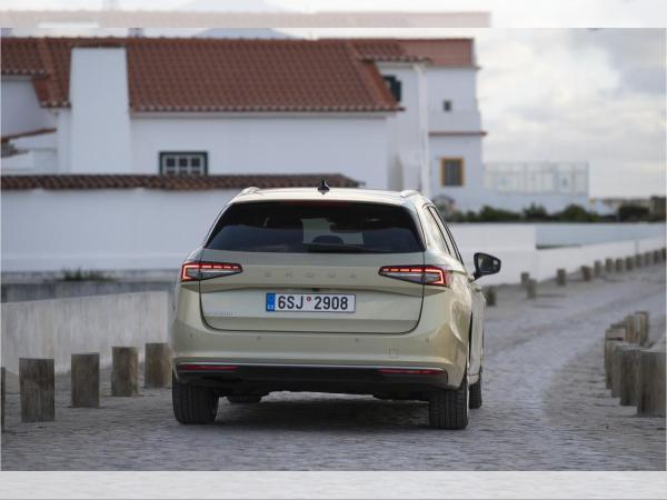 Skoda Superb iV Plug-In Hybrid - Koch Automobile Berlin