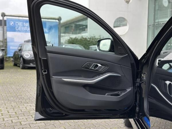 BMW 330 e Limousine M Sportpaket HiFi DAB LED RFK