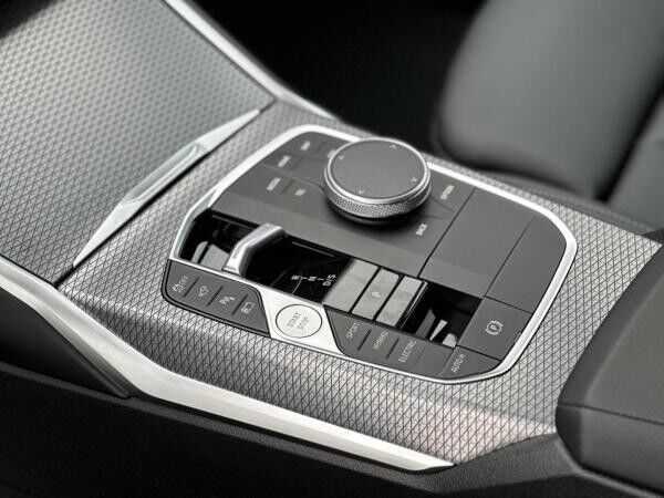BMW 330 e Limousine M Sportpaket HiFi DAB LED RFK