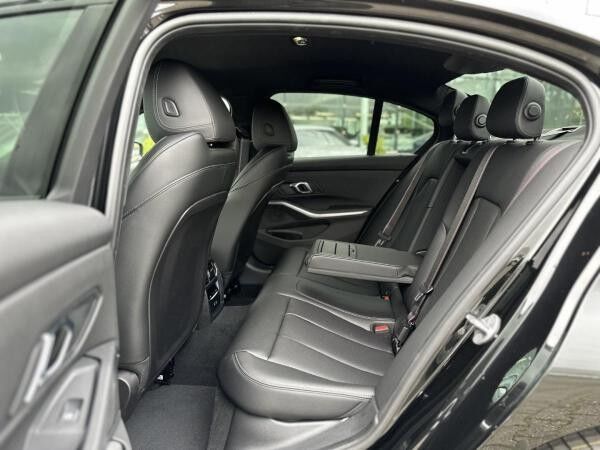 BMW 330 e Limousine M Sportpaket HiFi DAB LED RFK