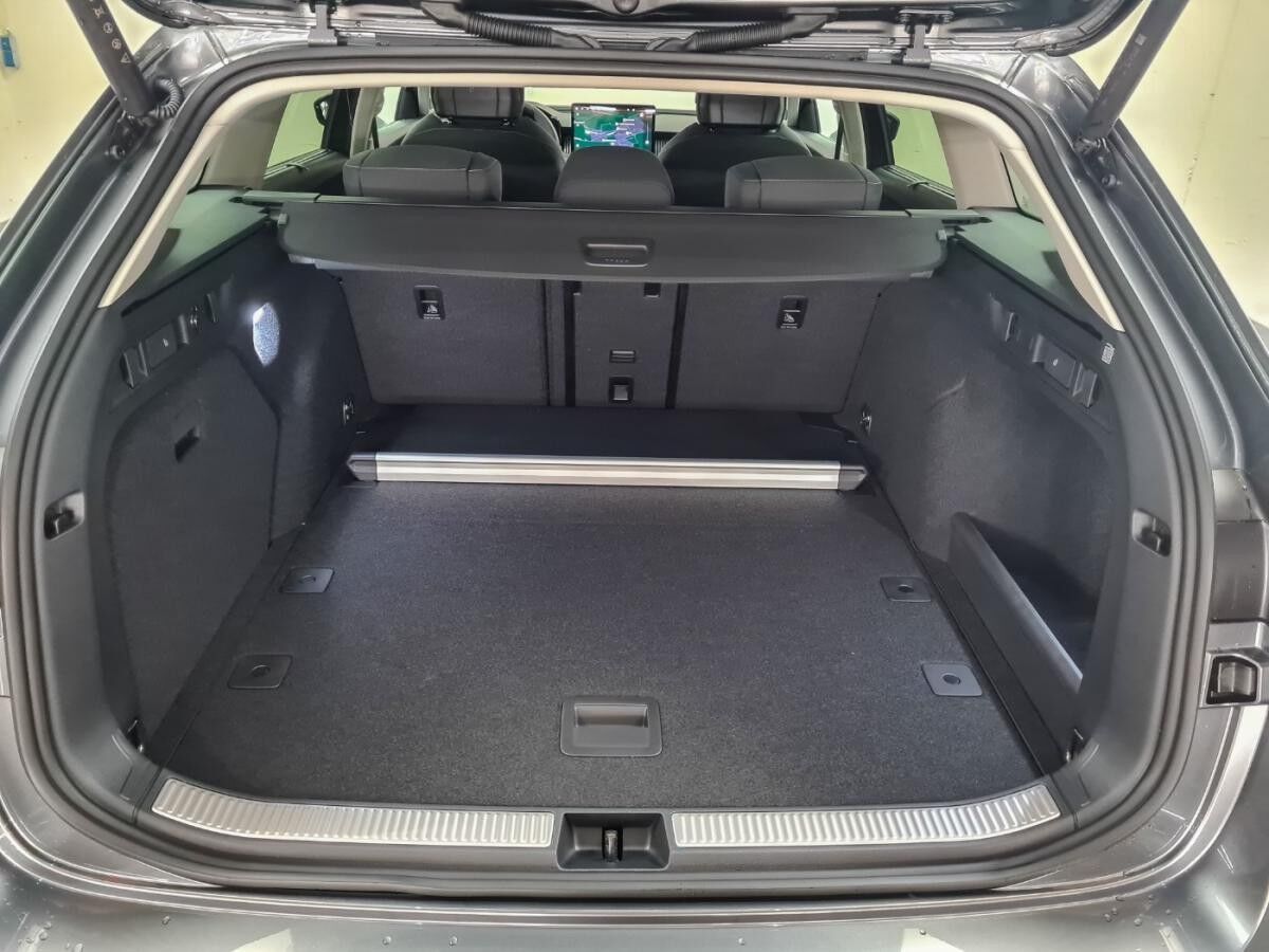 Skoda Superb Combi TSI DSG Selection Standheizung