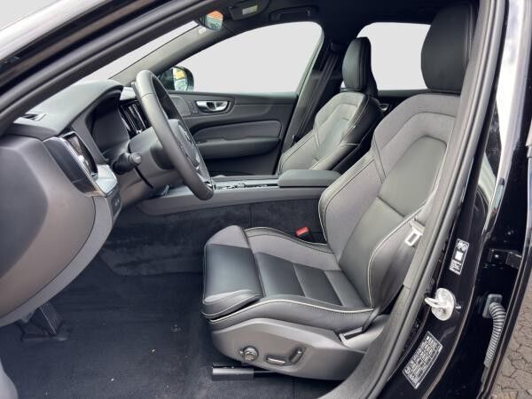 Volvo XC60 T8 AWD Plus Dark Plug-In Handwerkliche Gewerbekunden und ähnliches Umfeld