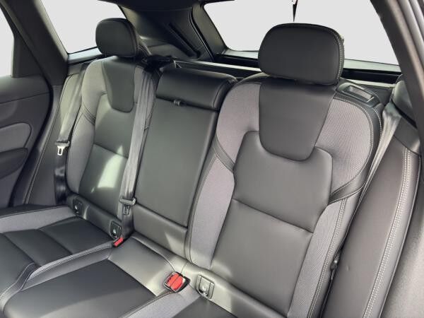 Volvo XC60 T8 AWD Plus Dark Plug-In Handwerkliche Gewerbekunden und ähnliches Umfeld