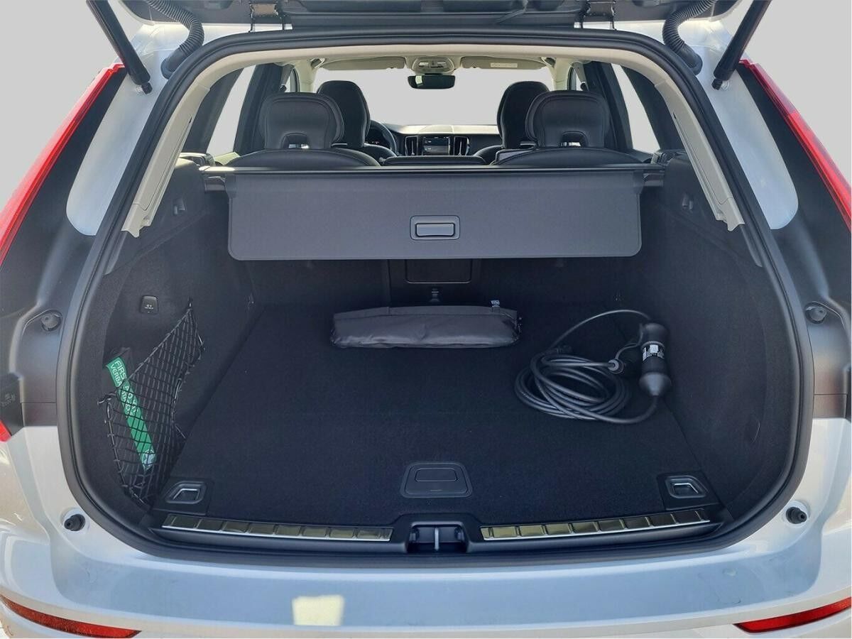 Volvo XC60 T6 PLUS DARK HOT DEAL