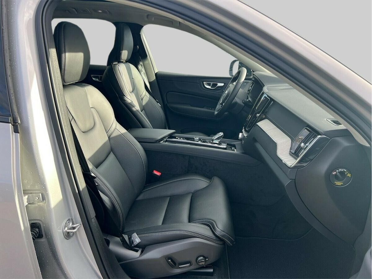 Volvo XC60 T8 ULTRA DARK DEAL