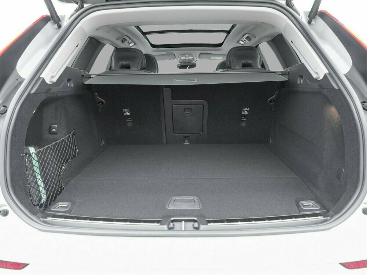 Volvo XC60 T6 ULTRA DARK HOT DEAL