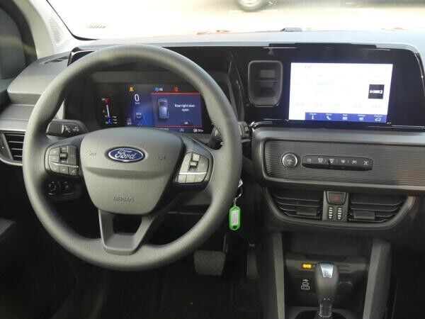 Ford Tourneo Courier Trend 125PS Automatik * Sofort Verfügbar*